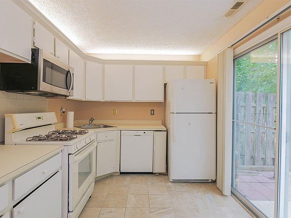 5th image of 98 Shawnee Pl #98