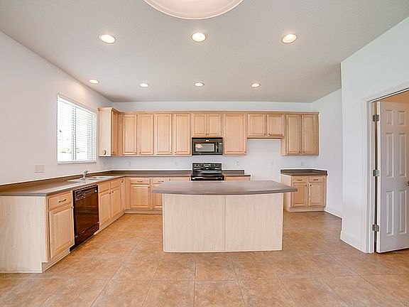 2nd image of 509 First Cape Coral Dr