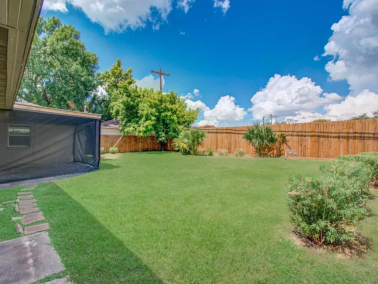 11422 Endicott Ln — Photo 28