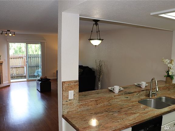 4th image of 710 10th St NE APT C