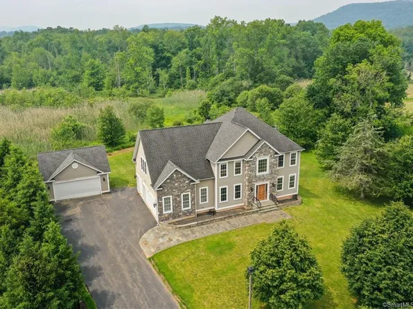 85 Great Oak Drive, Berlin, CT 06037