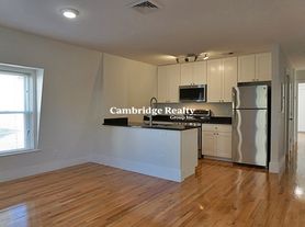 4 Osgood St