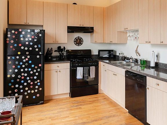 3rd image of 2344 N Milwaukee Ave #2cjqcdnpm