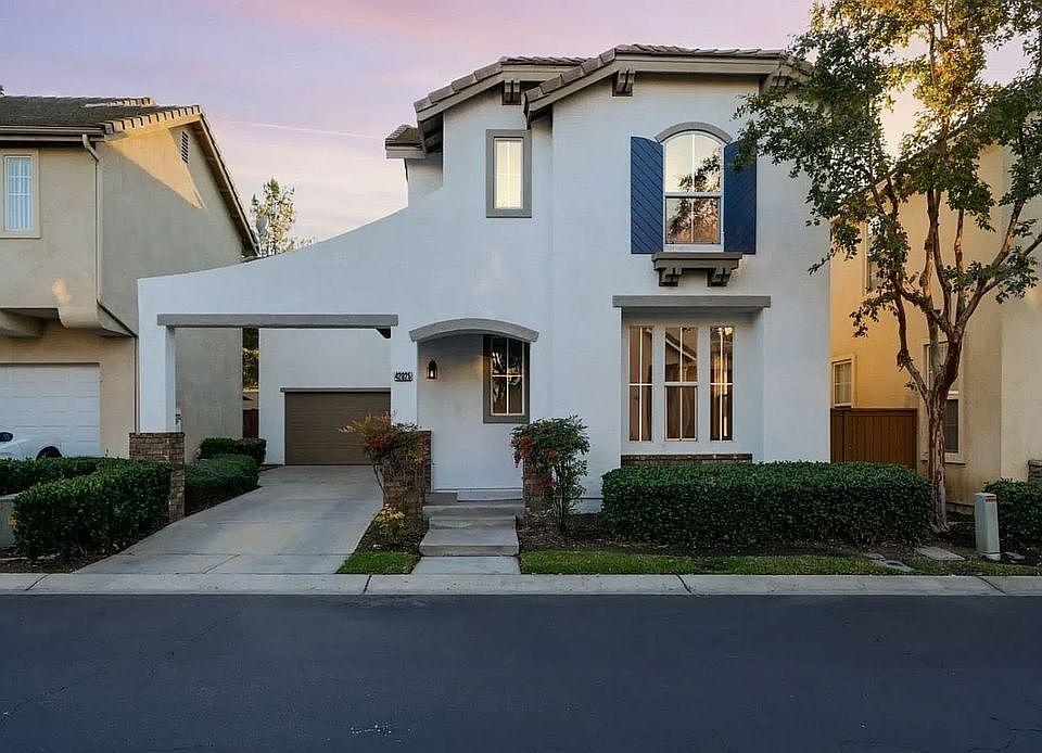 1st image of 42025 Veneto Dr