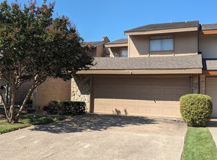 2905 Country Place Cir, Carrollton, TX 75006
