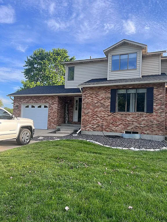 1829 Esic Dr photo 1