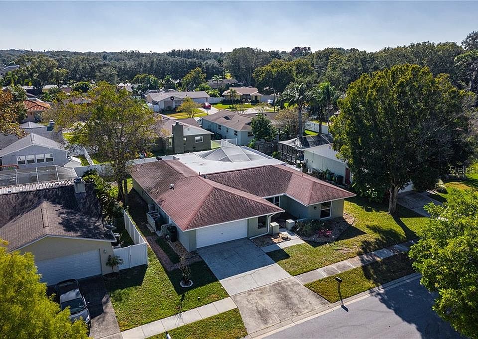 1st image of 108 Peacock Cir