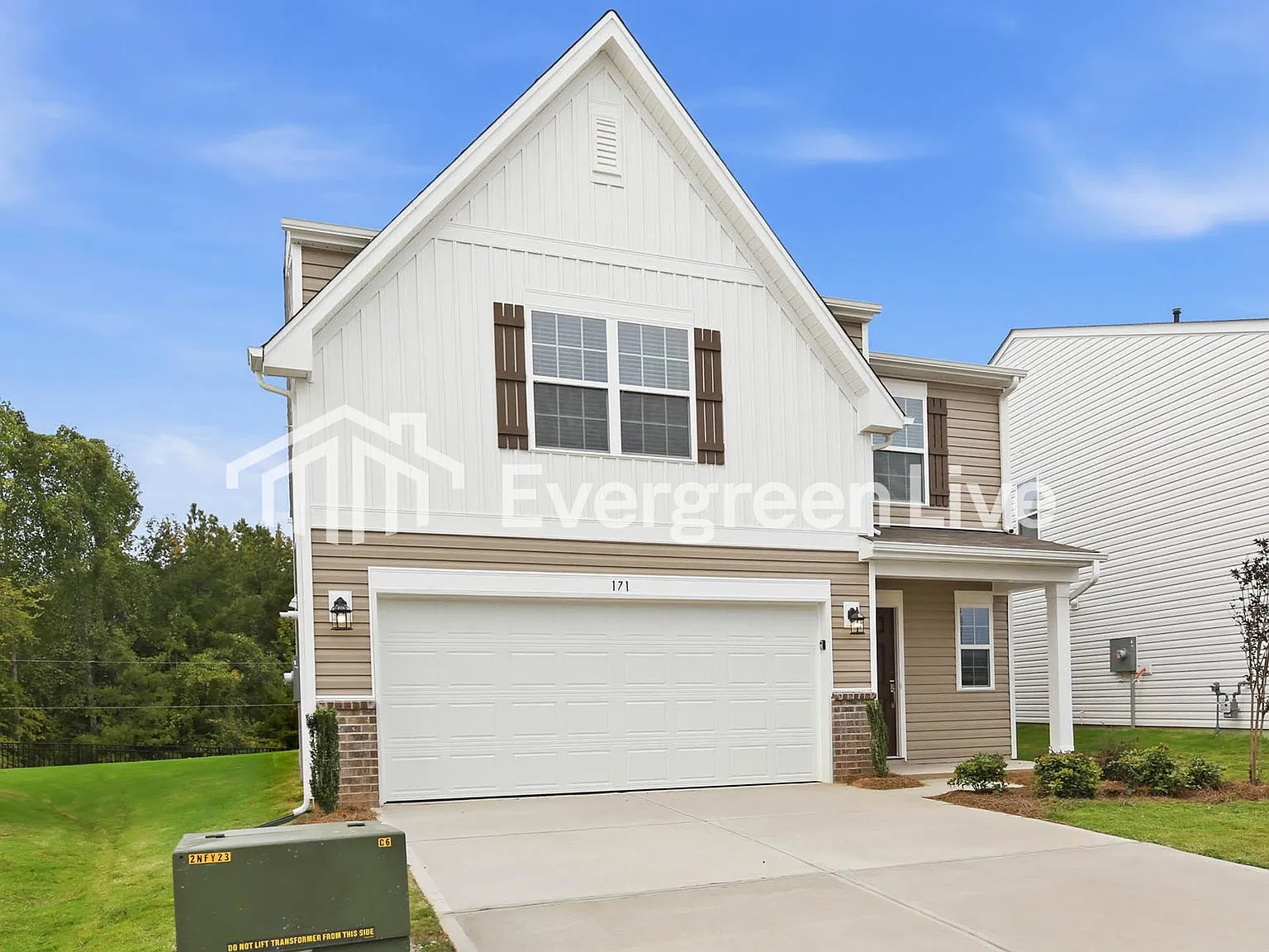 5 bed, 3.0 bath, 2577 sqft, $2,140 — Photo 2