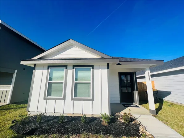 16811 N Marie Village Dr, Conroe, TX 77306