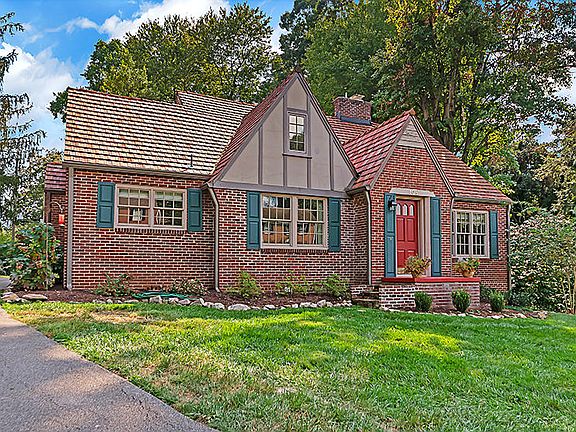 3rd image of 108 Woodrush Dr
