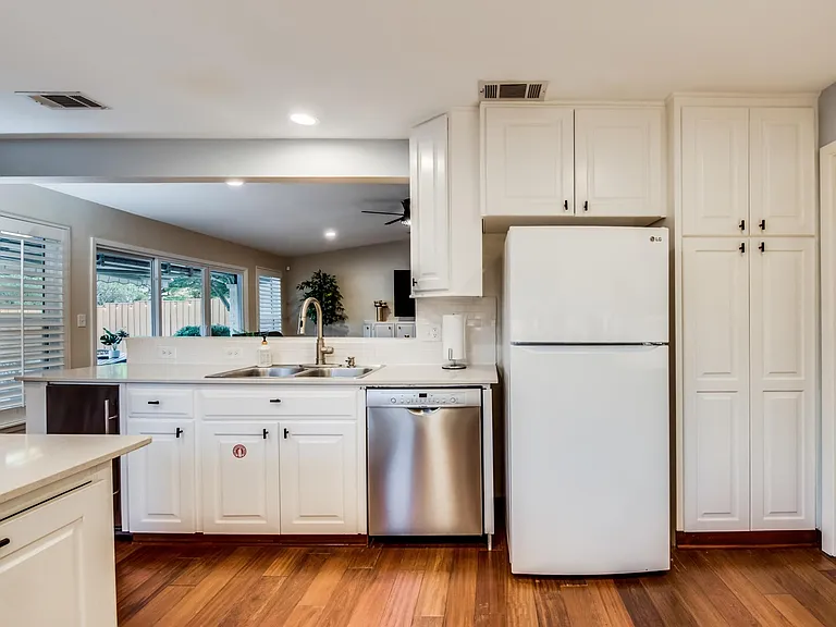 8810 Vista Oaks Cir — Photo 20