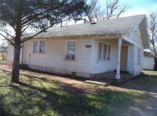 1001 Illinois Ave, Chickasha, OK 73018