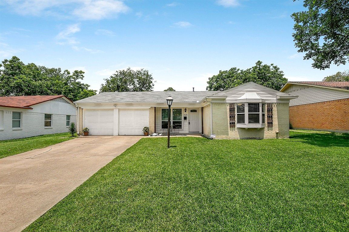 2641 Driftwood Dr, Mesquite, TX 75150 | Zillow