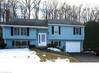20 Valley View Ct, Hamden, CT 06518