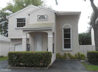 9852 NW 2nd St, Plantation, FL 33324