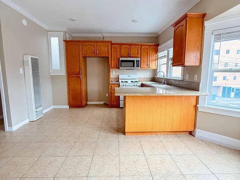 354 Chestnut Ave #27 — Photo 3