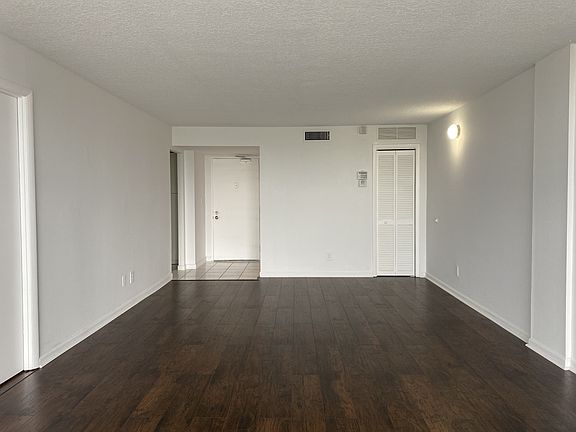 3rd image of 700 NW 214th St #608-544