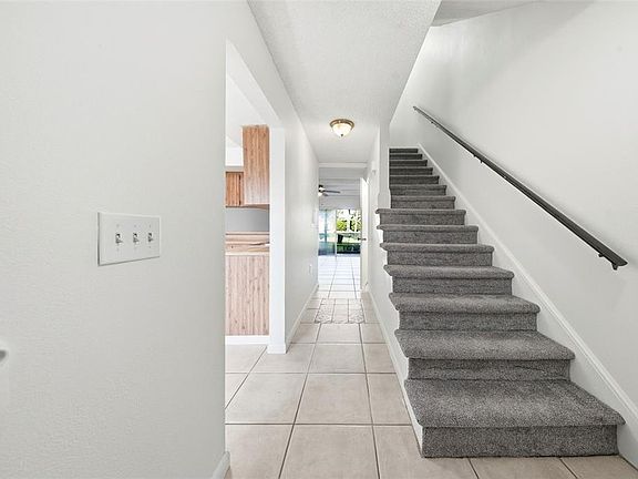 3rd image of 2131 Ridge Rd S APT 105