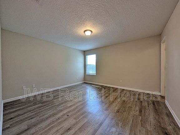 5th image of 8460 April St