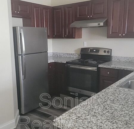 5th image of 2513 Mazant St #2513