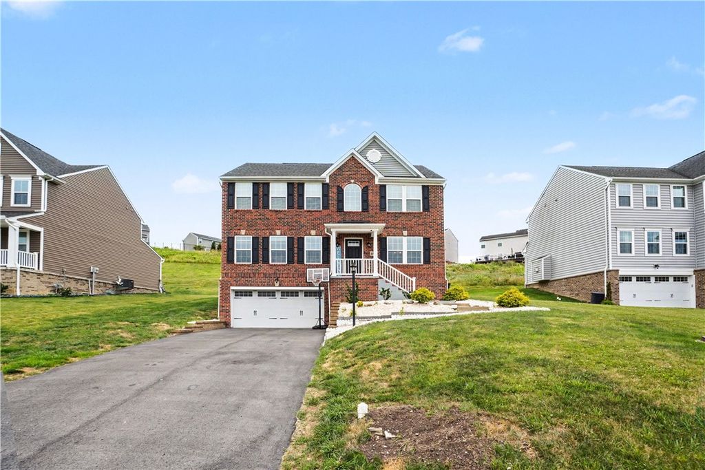 370 Greene Dr, Clairton, PA
