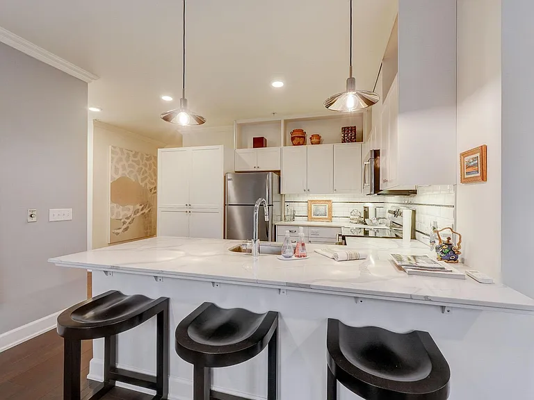 21 Astor — Photo 11