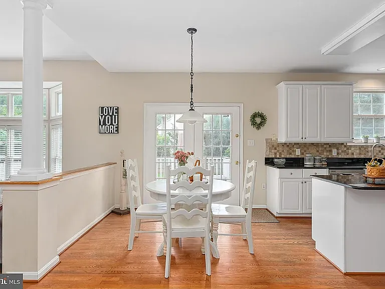 17 Whitestone Dr — Photo 28