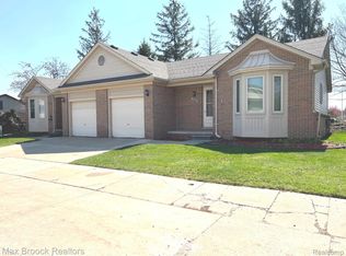 4062 Heatherwood Ct, Warren, MI