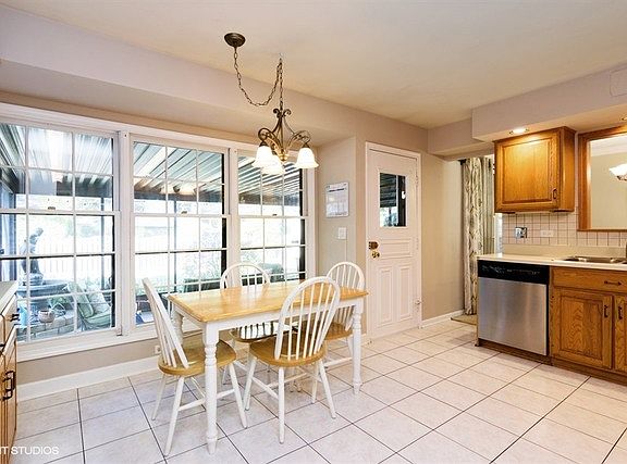 4th image of 1418 E Fleming Dr S
