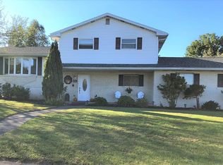 106 E Pheasant Dr, Larksville, PA 18704