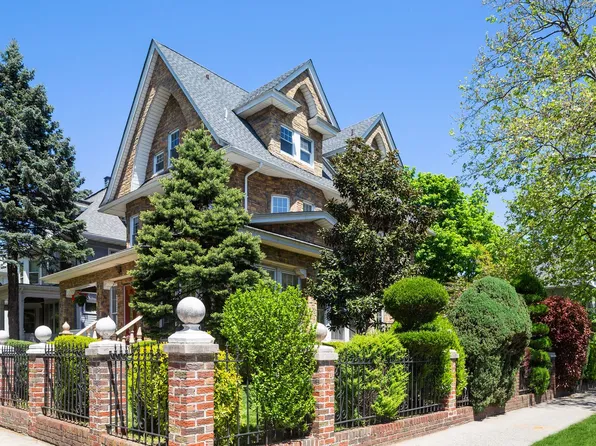 685 East 22nd Street image 36 of 38