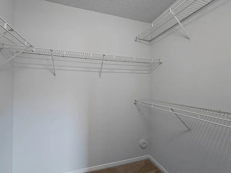 Cambridge Park Apartments — Photo 53