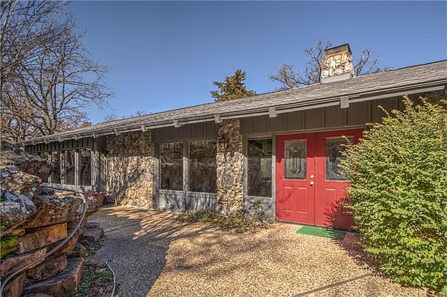 1st image of 3016 Sherwood Ln