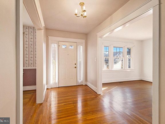 4th image of 230 Harrison Ave