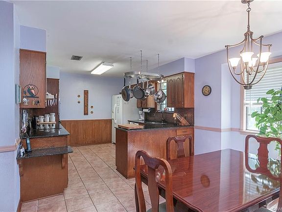 3rd image of 307 Sage Hill Dr