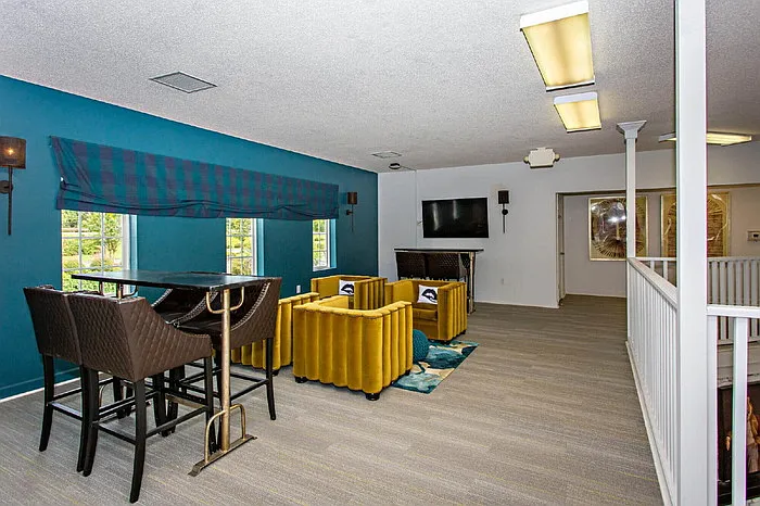 221 Campus Dr #4 — Photo 25