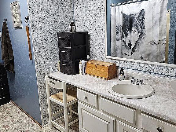 5th image of 3210 Fm 82