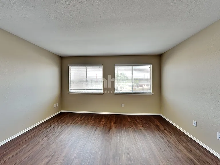 881 N Old Orchard Ln — Photo 7