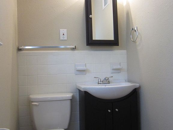 5th image of 2401 Saint Elmo Ave