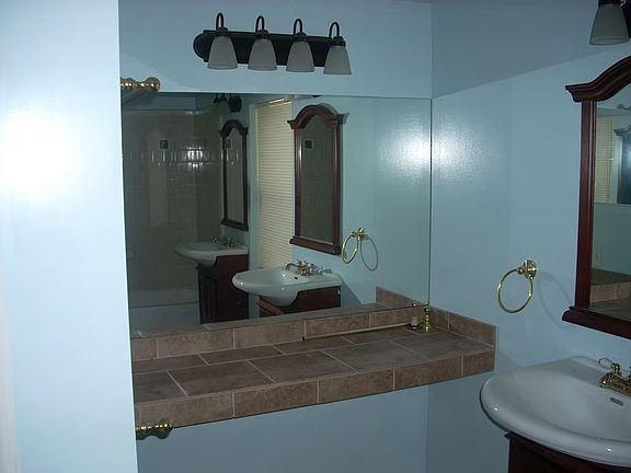 5th image of 274 Floss Ave