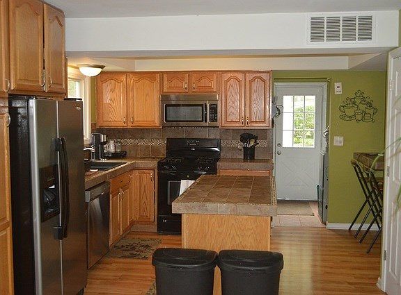2nd image of 36611 N Edgewood Dr