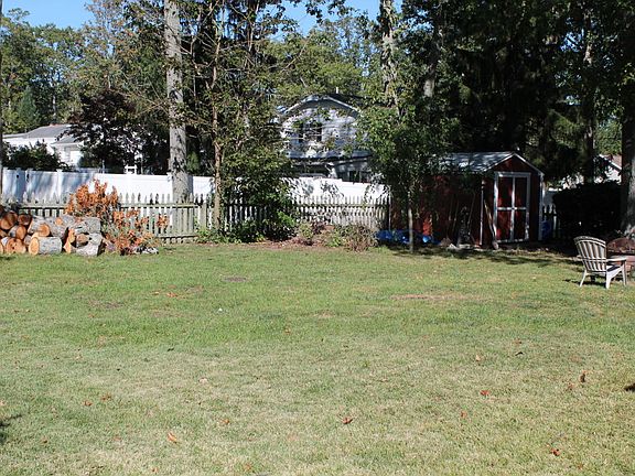 3rd image of 1105 New Jersey Ave