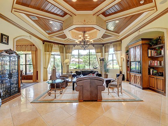 3rd image of 6871 Fabiano Cir