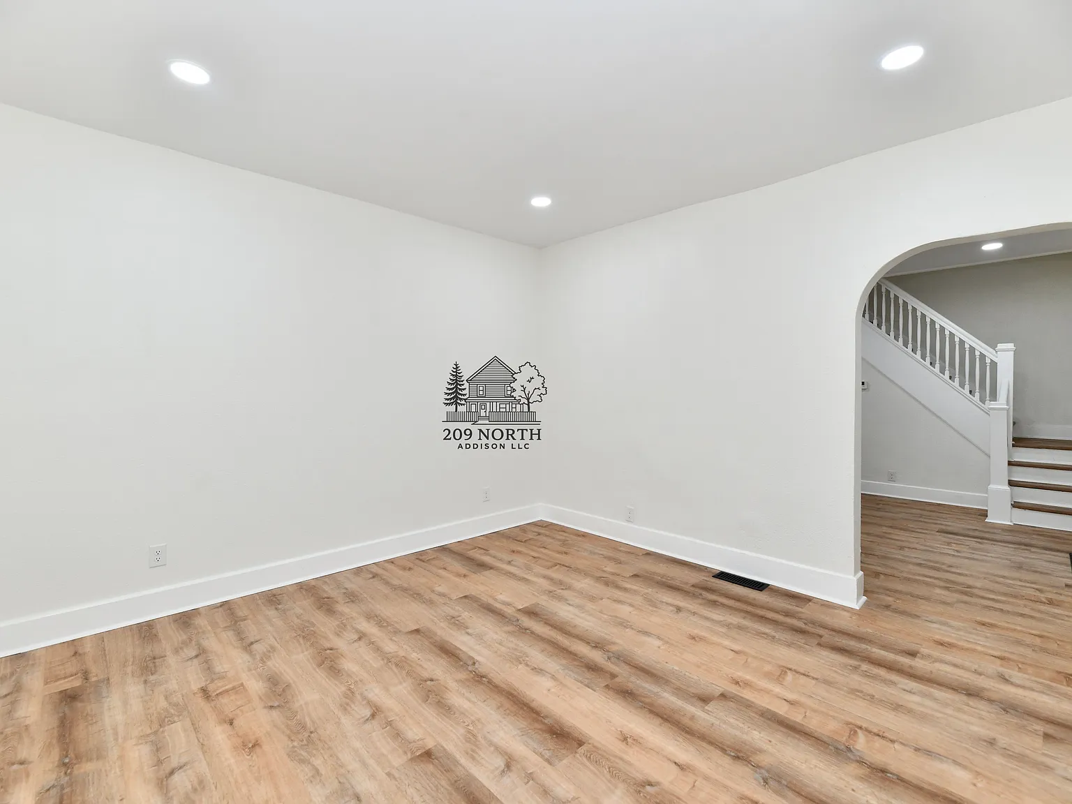 3 bed, 2.0 bath, 1300 sqft, $1,650 — Photo 3