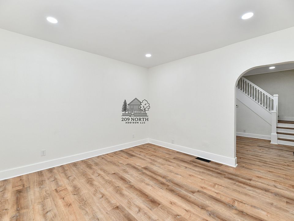 Entrance - living room