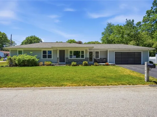 23 Southwood Dr, Cumberland, RI 02864