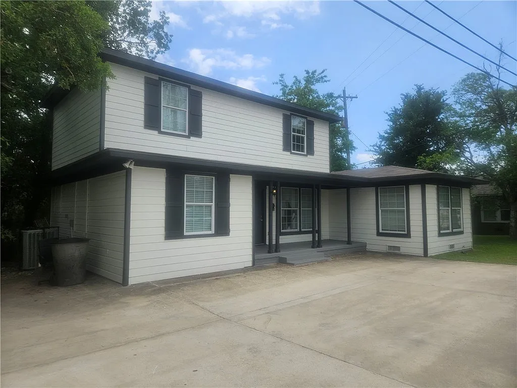 Building Photo - 4309 Old College Rd