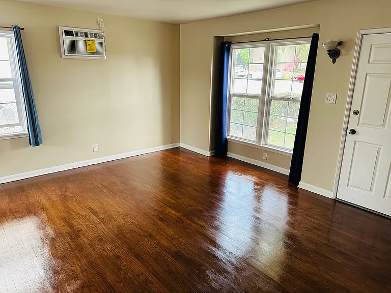 7361 W Manchester Ave — Photo 15
