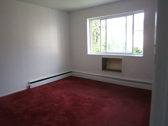 5th image of 875 E 215th St APT 3