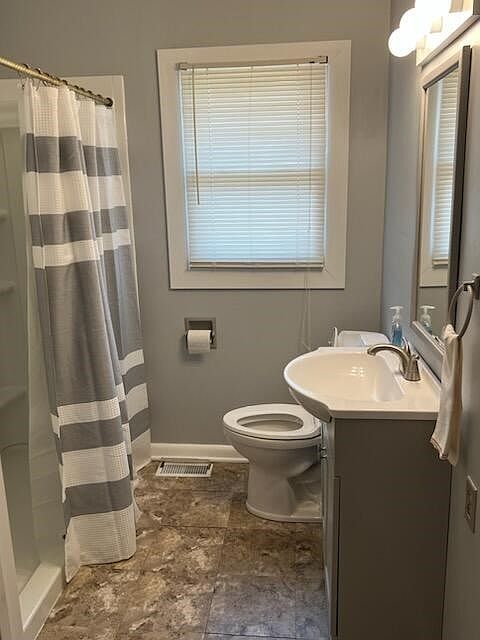 2nd image of 627 Walnut Dr